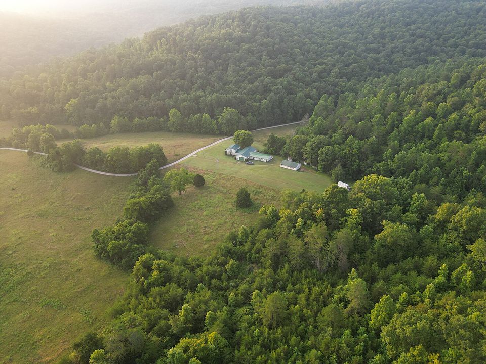 22nd image of 597 Lost Hollow Rd