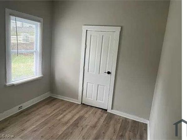 1900 Lamoille Ct