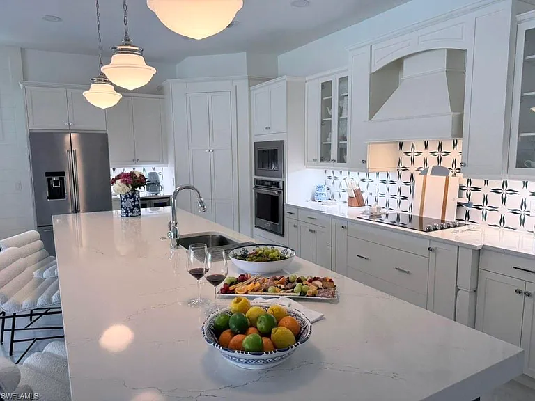 8963 Gustavia Ct — Photo 10