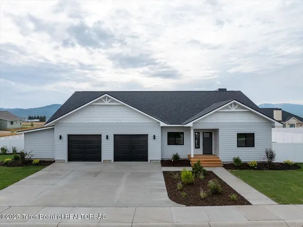 8866 Avery Dr, Victor, ID 83455