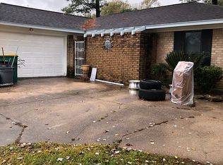 4300 Queenswood St, Baytown, TX 77521