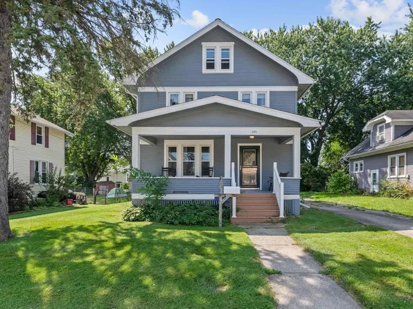 205 West Burnett Street, Beaver Dam, WI 53916