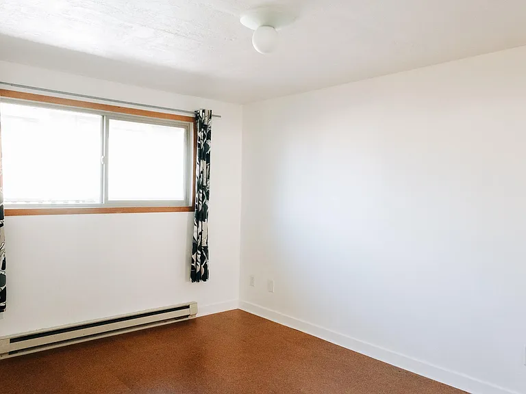 5241 NE 33rd Avenue Alberta Arts Duplex — Photo 12