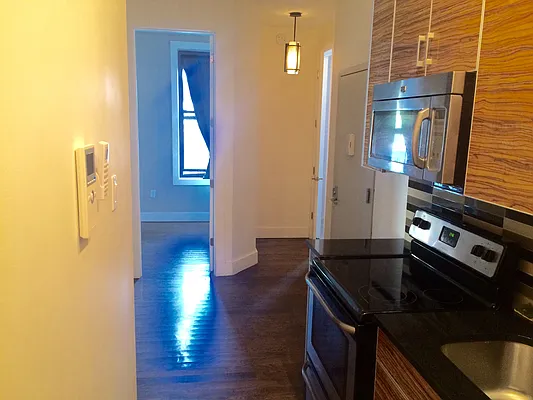 Rented by Premier Metro Realty Corp | media 11