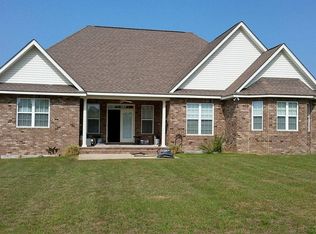 73 Hayden Ln, Jesup, GA 31545