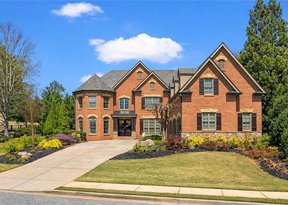 1st image of 560 Arcaro Dr