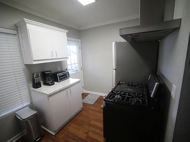 2948 Eckert St — Photo 14