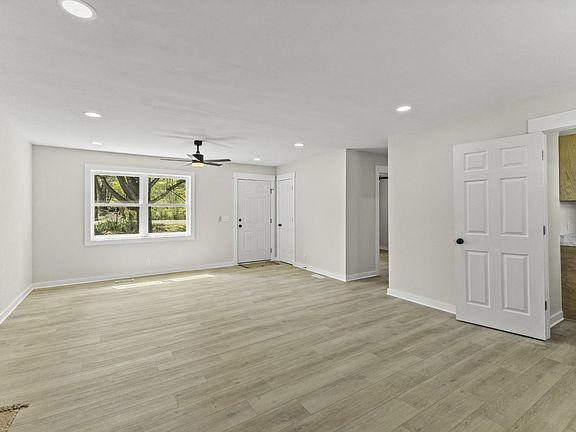 4th image of 123 Hogin Rd