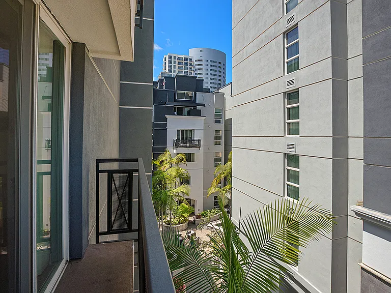 525 11th Ave #1402 — Photo 27