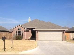 203 NW Cherry Ave, Cache, OK 73527