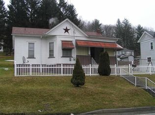 54 Country Club Rd, Grafton, WV 26354