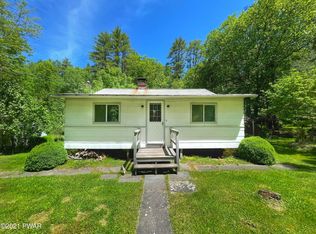 120 Bee Hollow Rd, Shohola, PA 18458