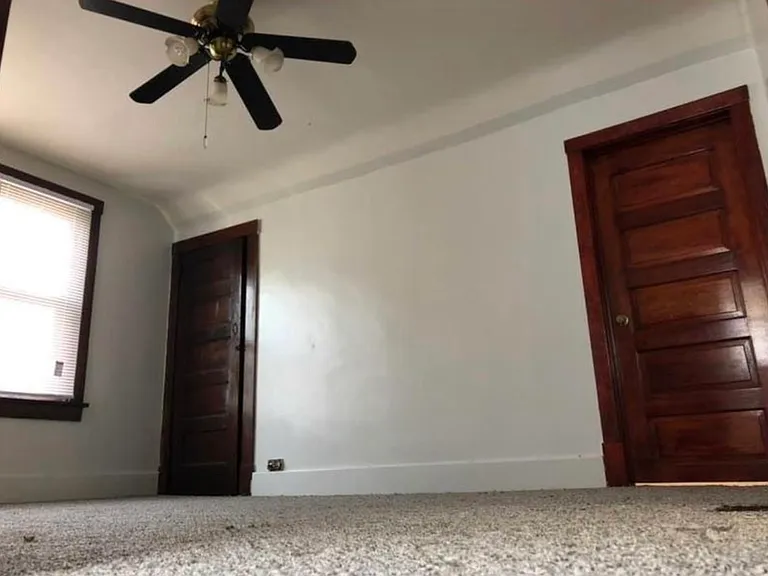 909 Oakland Ave — Photo 5