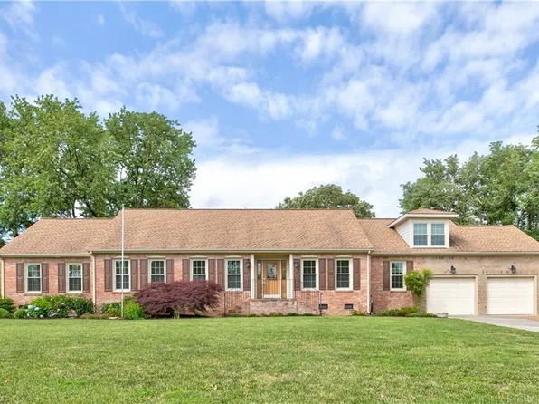 1372 Sir Richard Rd, Virginia Beach, VA 23455