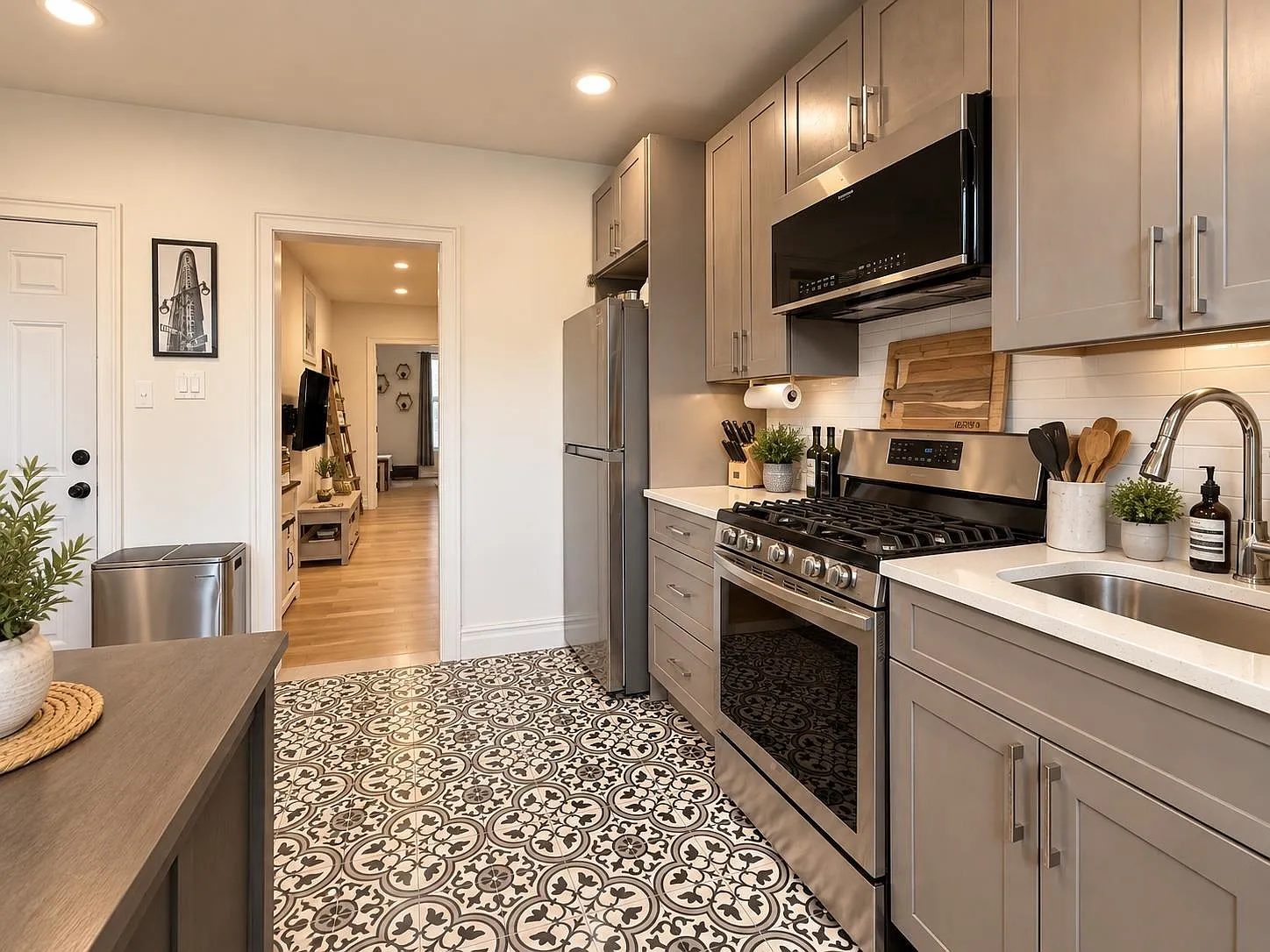 1 bed, 1.0 bath, $2,450 — Photo 4