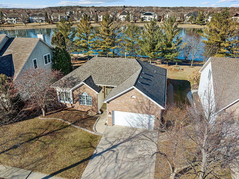 1st image of 704 Lake Ridge Dr