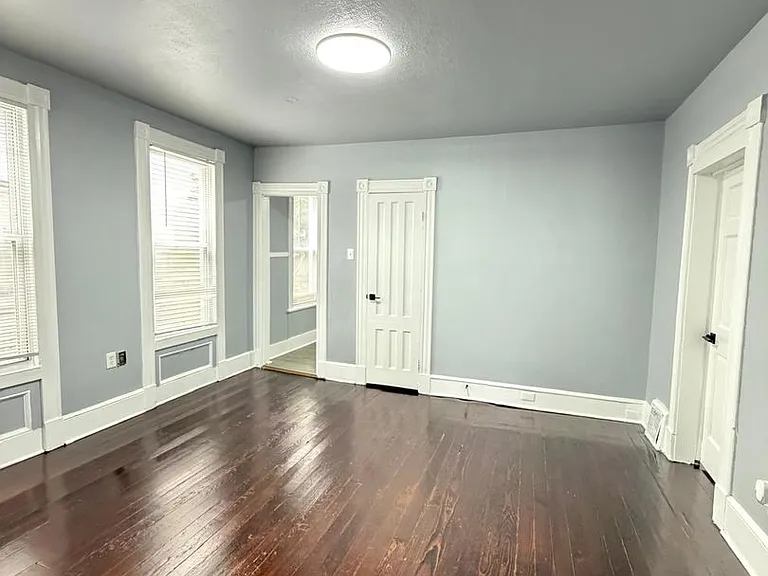 52 - 54 Farren — Photo 15