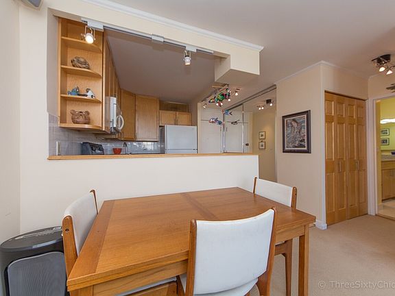 3rd image of 88 W Schiller St APT 2805