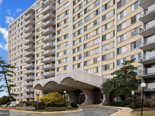 301 N Beauregard St APT 803, Alexandria, VA 22312