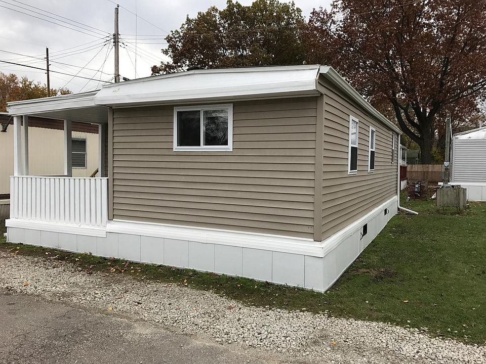 Exterior Front Right