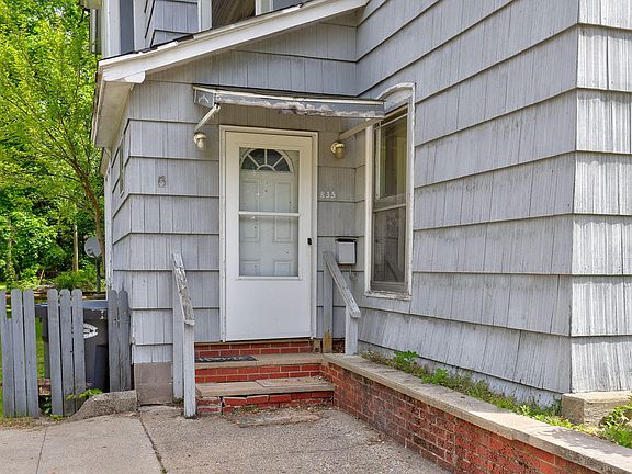 4th image of 835 Phoenix St