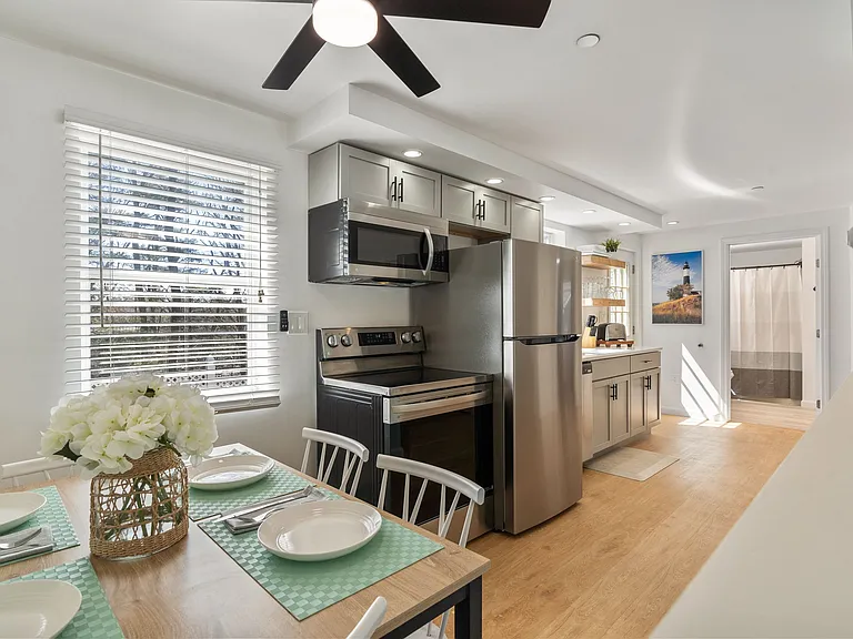 17 Hillside Ave — Photo 43