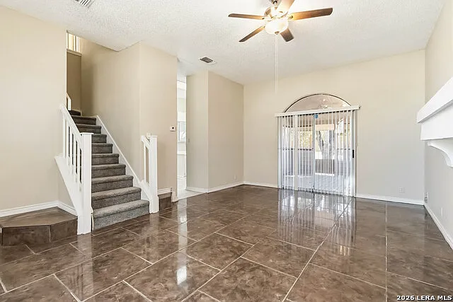 3 bed, 2.5 bath, 1628 sqft, $1,350 — Photo 4