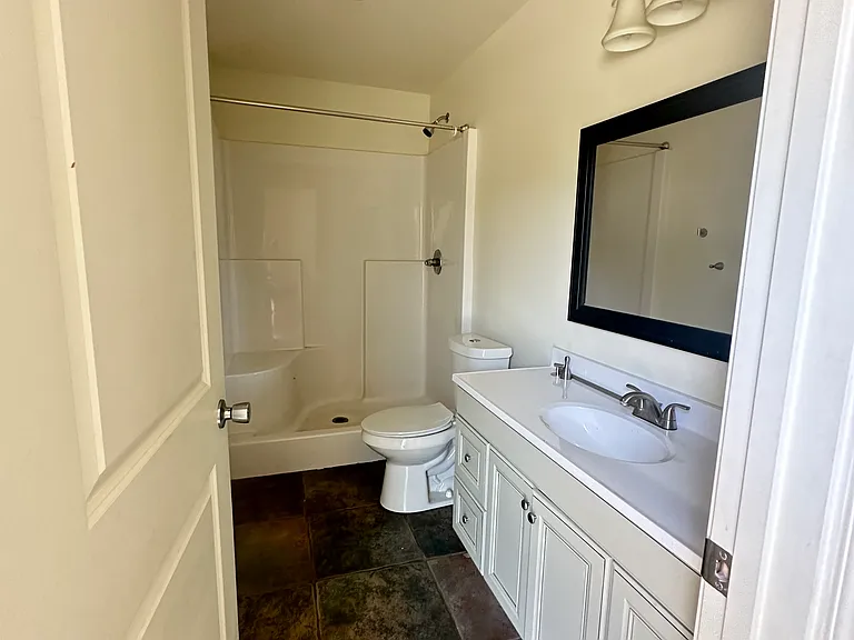 204 Dillon Dr — Photo 6