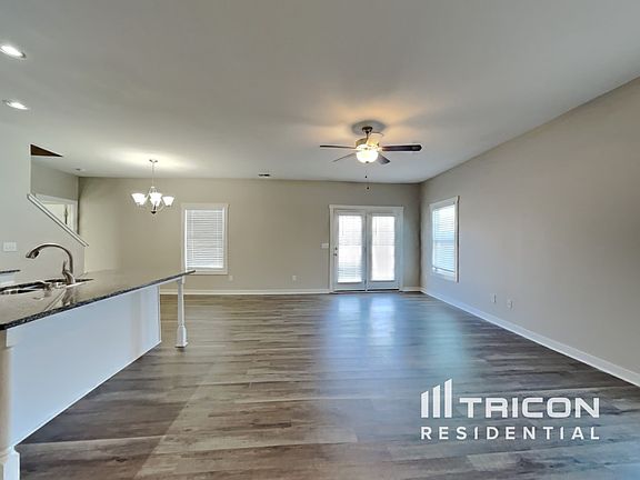 2nd image of 2 Roselynn Ln