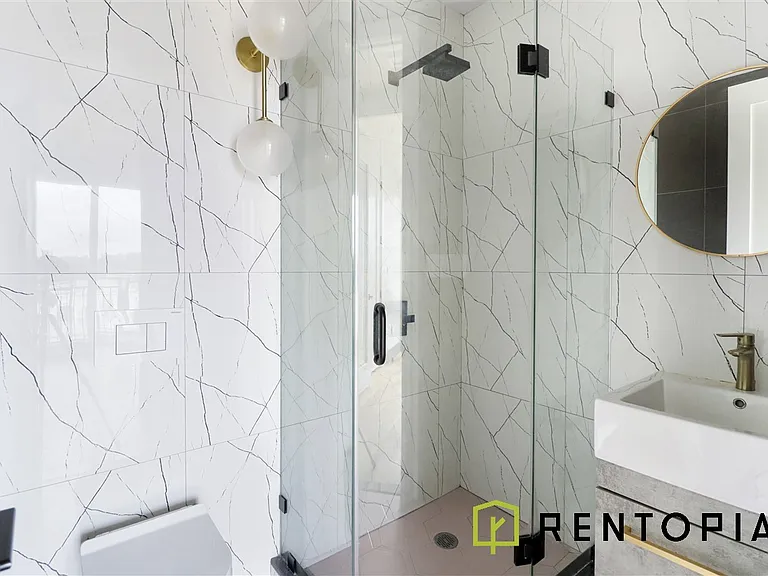 209 Montrose Ave #5B — Photo 7