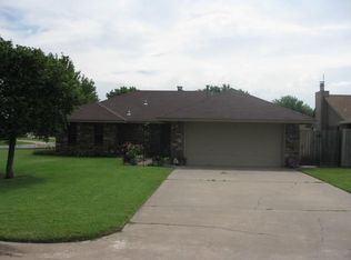 2921 Mt Vernon Rd, Enid, OK 73703