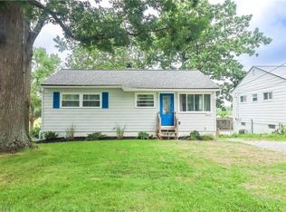 9036 Woodridge Ln, Mentor, OH 44060