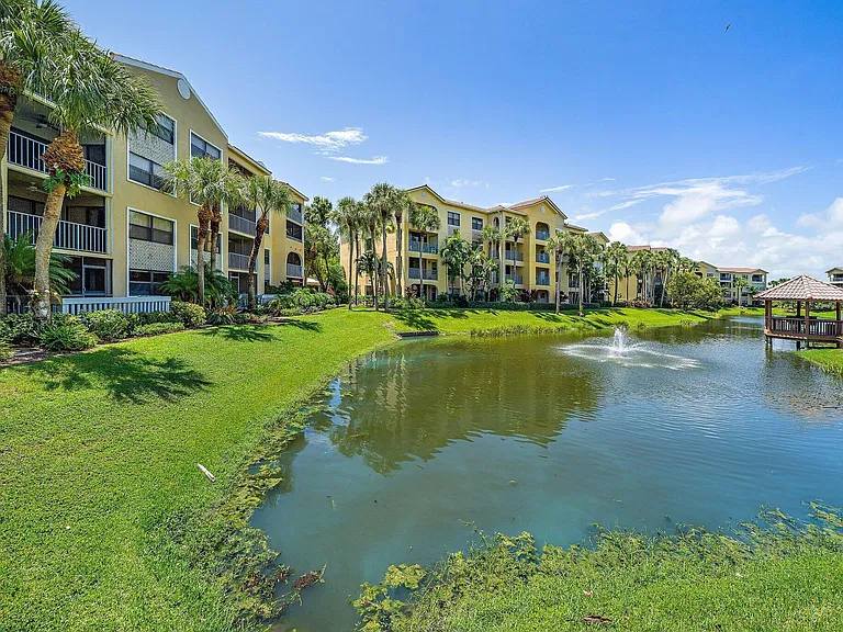 700 Uno Lago Dr #404 — Photo 36
