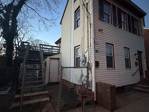 4th image of 85 Union St