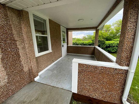 2nd image of 138 S Trochu Ave