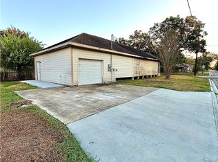 802 S Colorado St, Port Lavaca, TX 77979