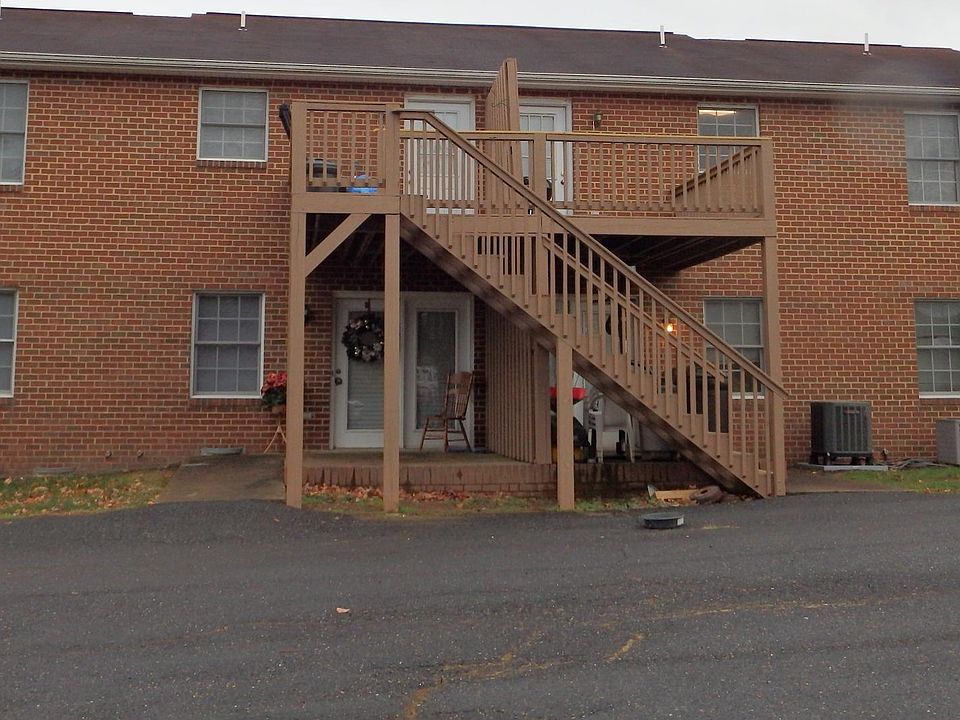 Apt B lower left