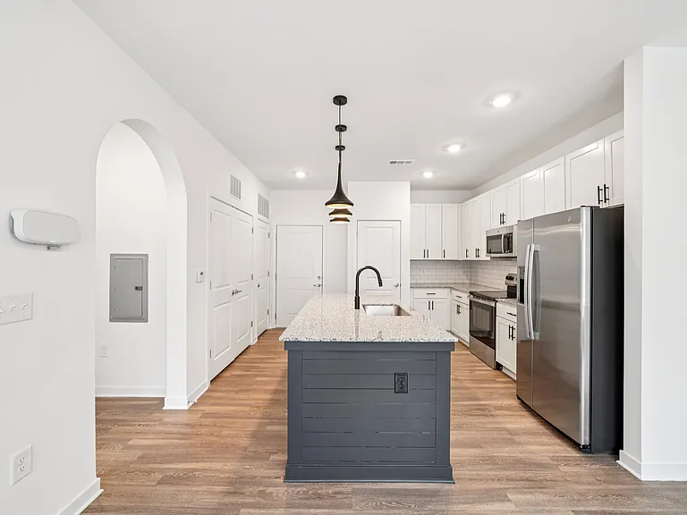 Colina Hillside — Photo 100