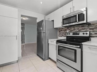 Lake Park Condo No 1, Miami, FL 33179