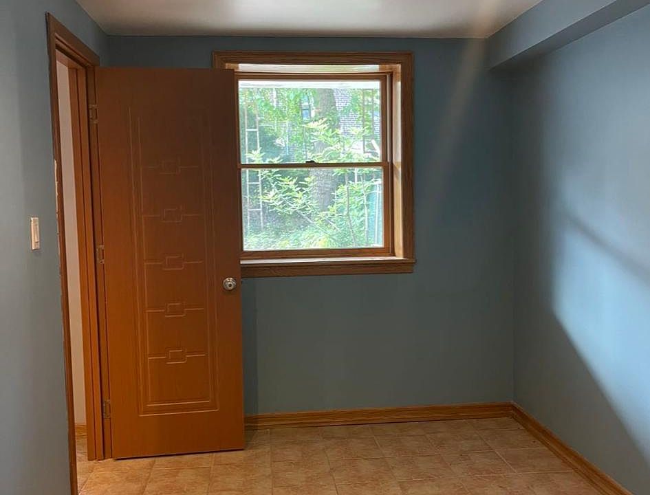 1st image of 307 Bay 10th St Floor 1