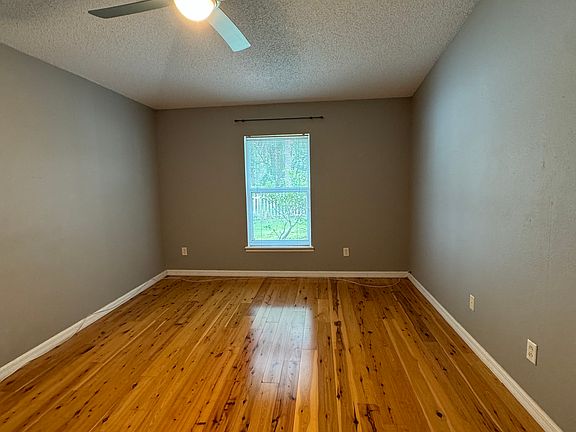 5th image of 8221 Stockton Way