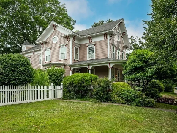 39 Day Ave, Westfield, MA 01085