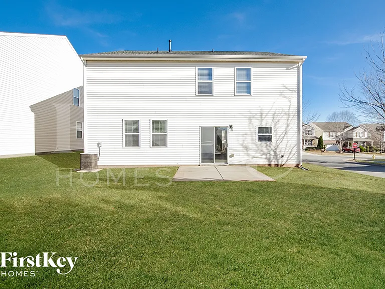 7421 Lamplighter Close Dr — Photo 15