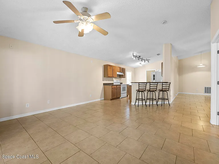 4800 Manchester Dr — Photo 7