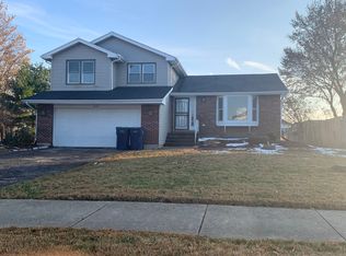 6018 Old Creek Ln, Matteson, IL 60443