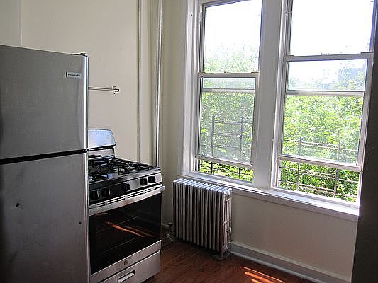3rd image of 2302 Atlantic Ave #B4