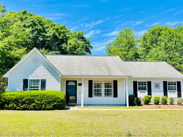 105 Periwinkle Ct, Taylor, AL 36301