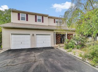 18 Alexandria Dr, Manalapan, NJ