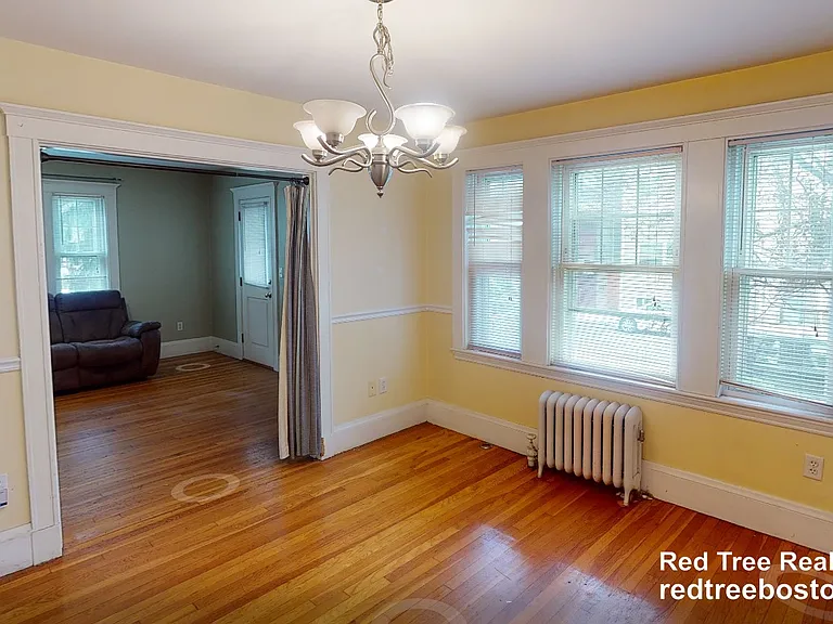 189 Wordsworth St #1 — Photo 4