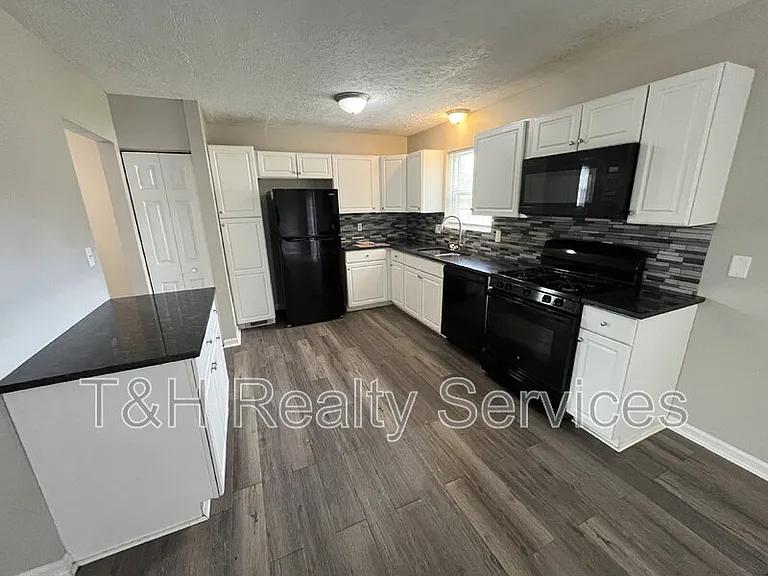 3008 N Pauline Ave — Photo 7